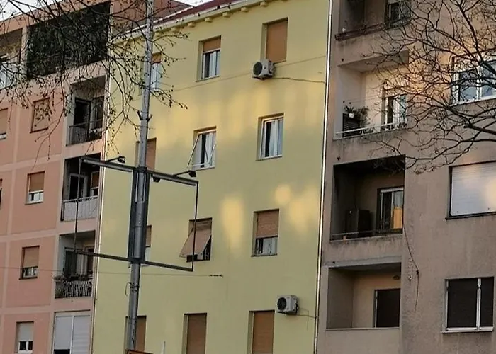 Noe And Joey Apartment Split